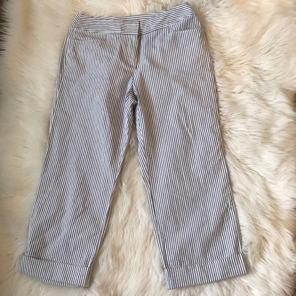 π 10/$10 π LIZ CLAIBORNE Capri Seersucker Pant, Gray & White Size 8 - Picture 1 of 16